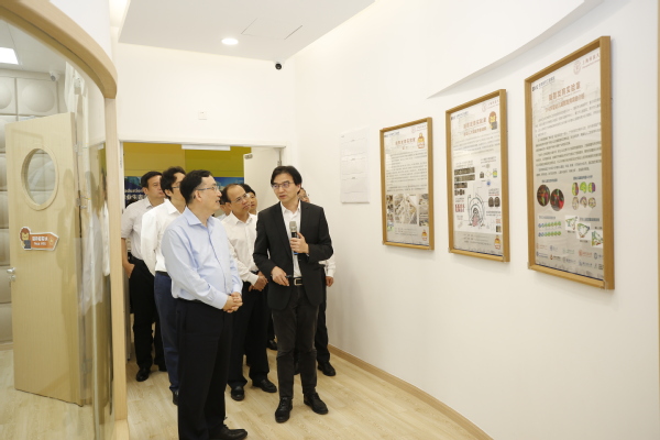 广东省委常委、副省长王曦到上海科技大学调研